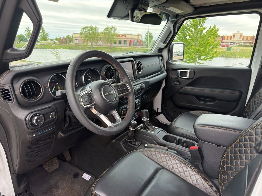 Used 2023 Jeep Wrangler Unlimited Sahara AWD/4WD image 11