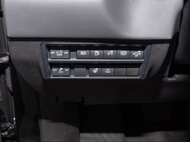 Used 2025 Toyota Tundra Platinum image 13