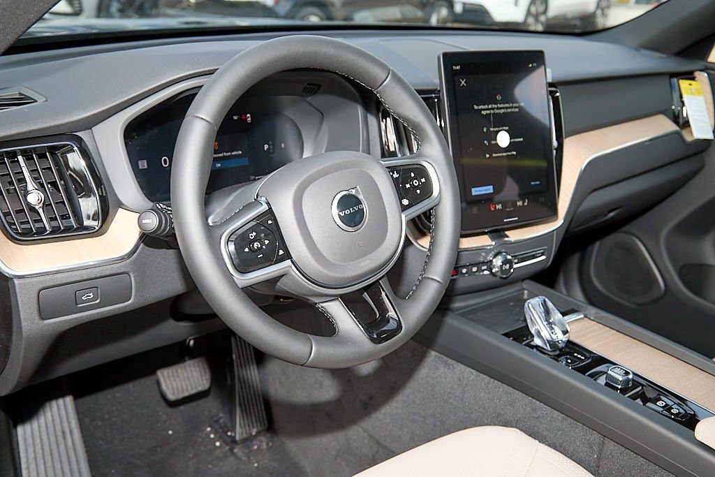 New 2026 Volvo XC60 B5 Plus w/ Protection Package Premier image 13