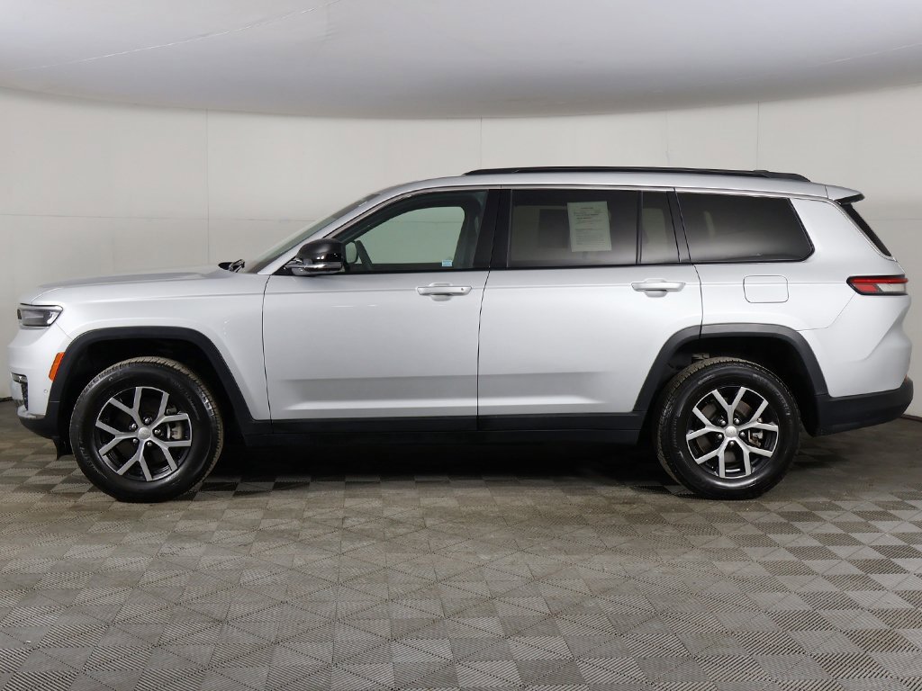 Used 2024 Jeep Grand Cherokee L Limited w/ Luxury Tech Group II image 21