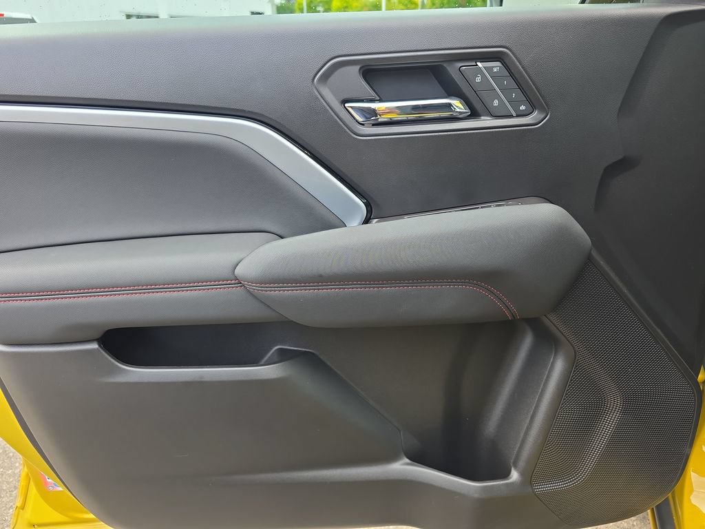 Used 2023 Chevrolet Colorado Z71 w/ Z71 Convenience Package 2 AWD/4WD image 17