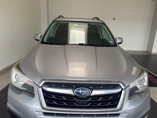 Used 2017 Subaru Forester 2.5i Touring AWD/4WD image 3