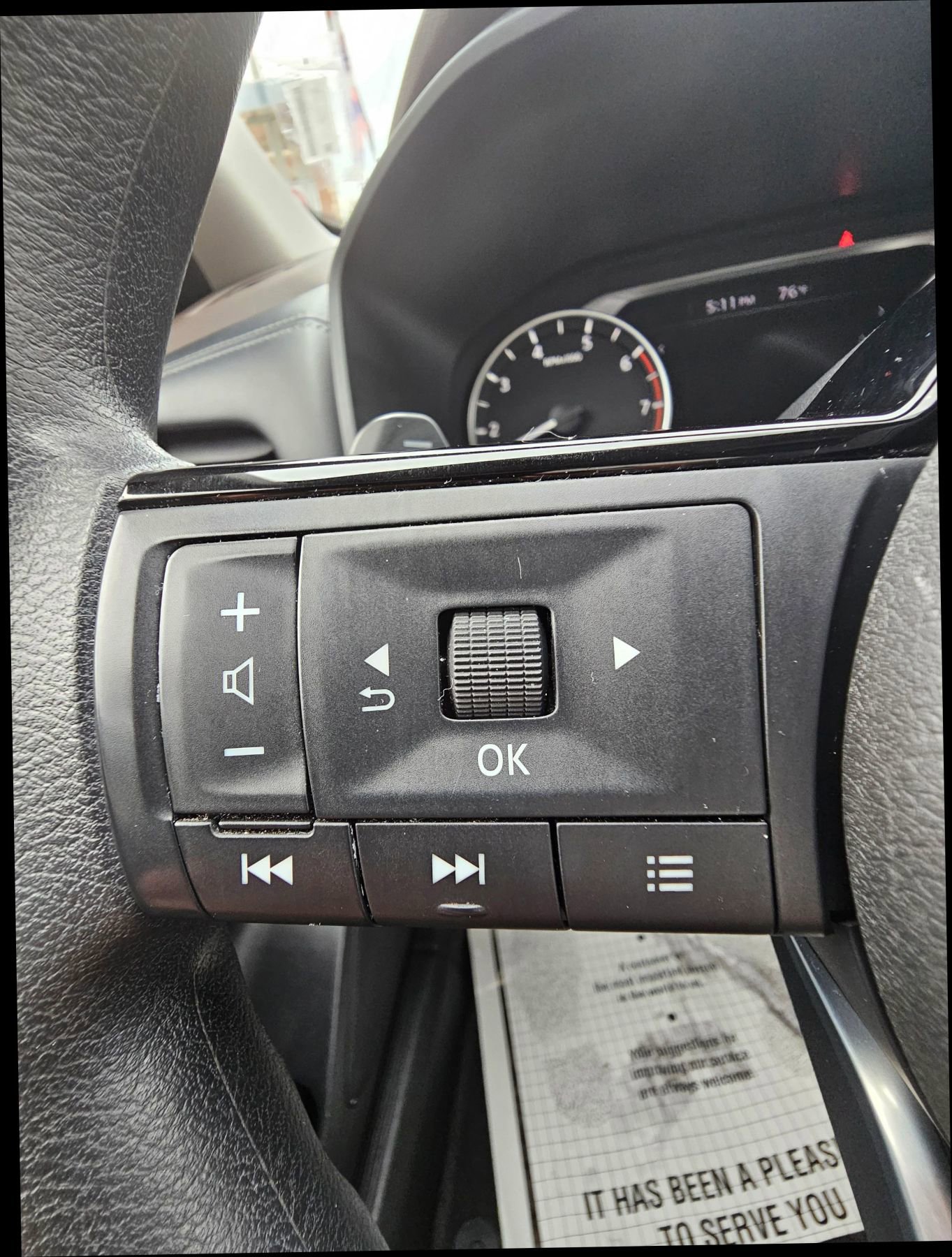 Used 2023 Nissan Rogue SV image 17