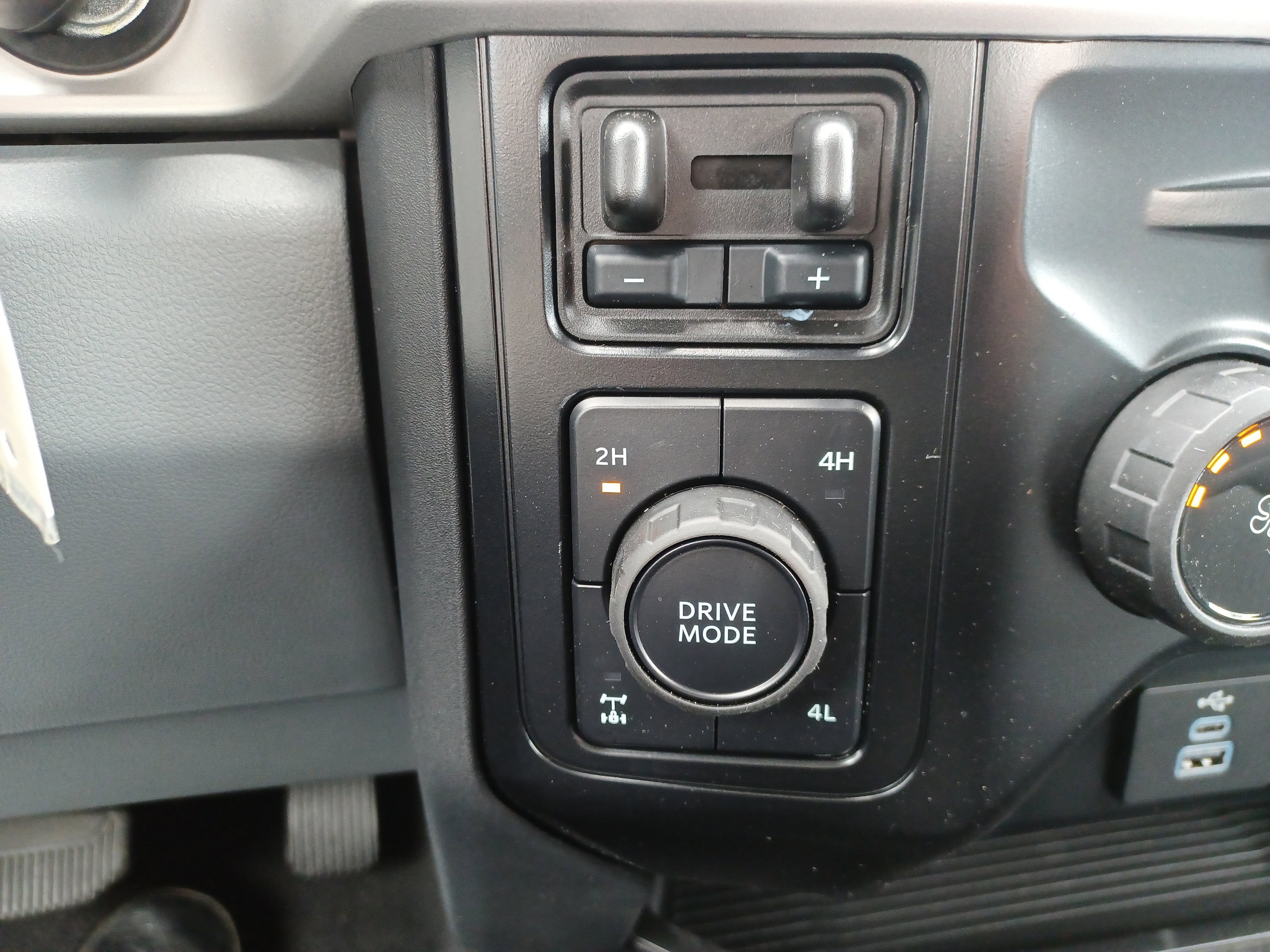 New 2026 Ford F250 XL w/ STX Appearance Package image 27