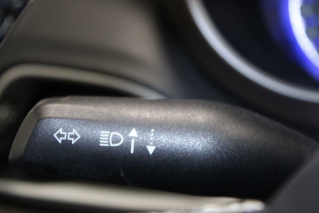 Used 2023 Chrysler Voyager LX FWD image 33