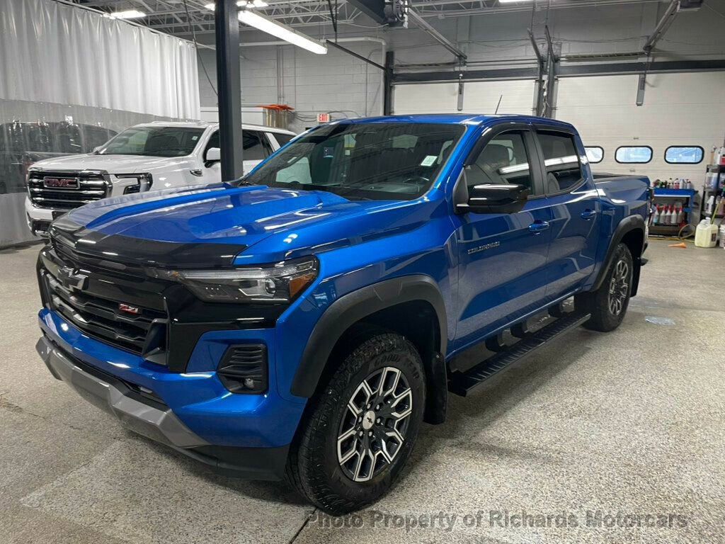 Used 2023 Chevrolet Colorado Z71 w/ Z71 Convenience Package 2 image 4