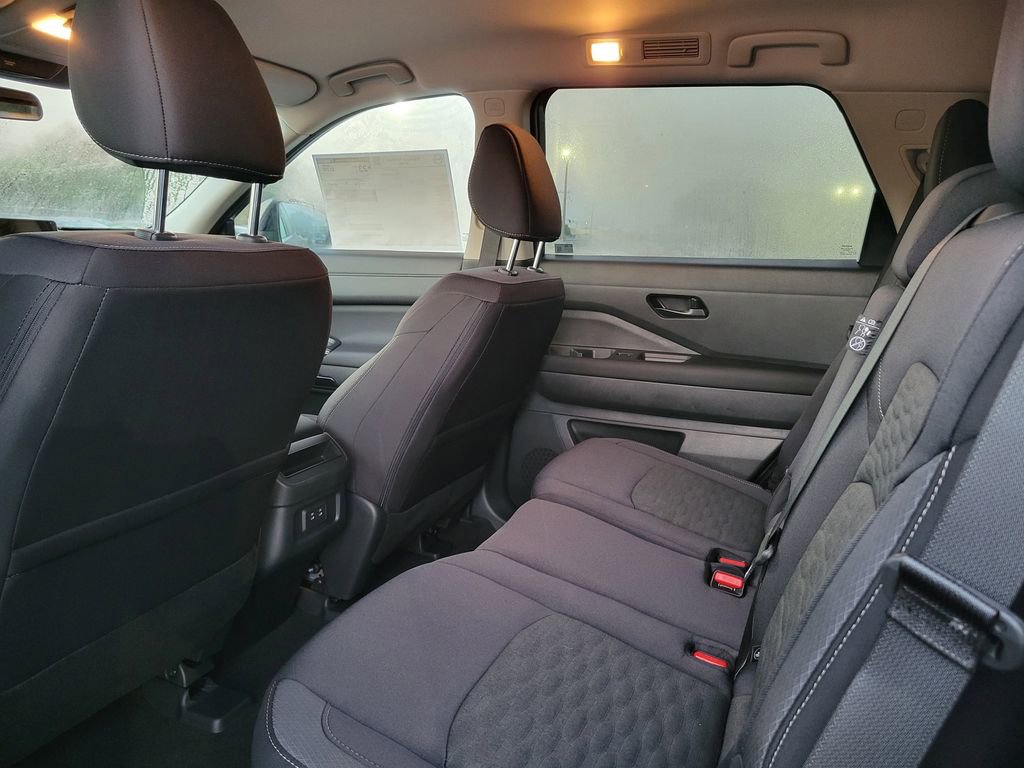 New 2026 Nissan Pathfinder SV image 5
