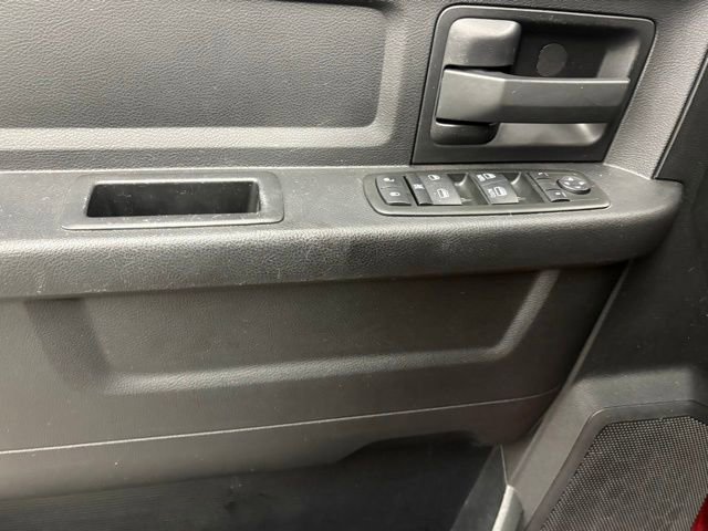 Used 2015 RAM 3500 Tradesman w/ Chrome Appearance Group image 11