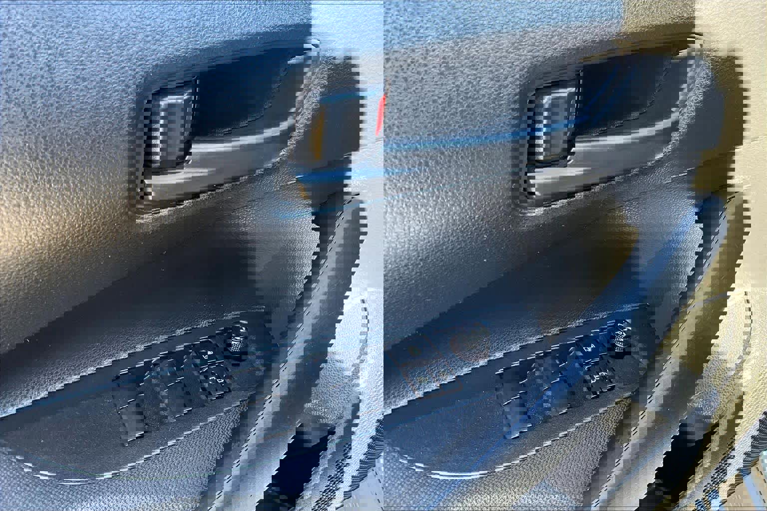 Used 2023 Toyota Corolla LE w/ Carpet Mat Package (TMS) image 31