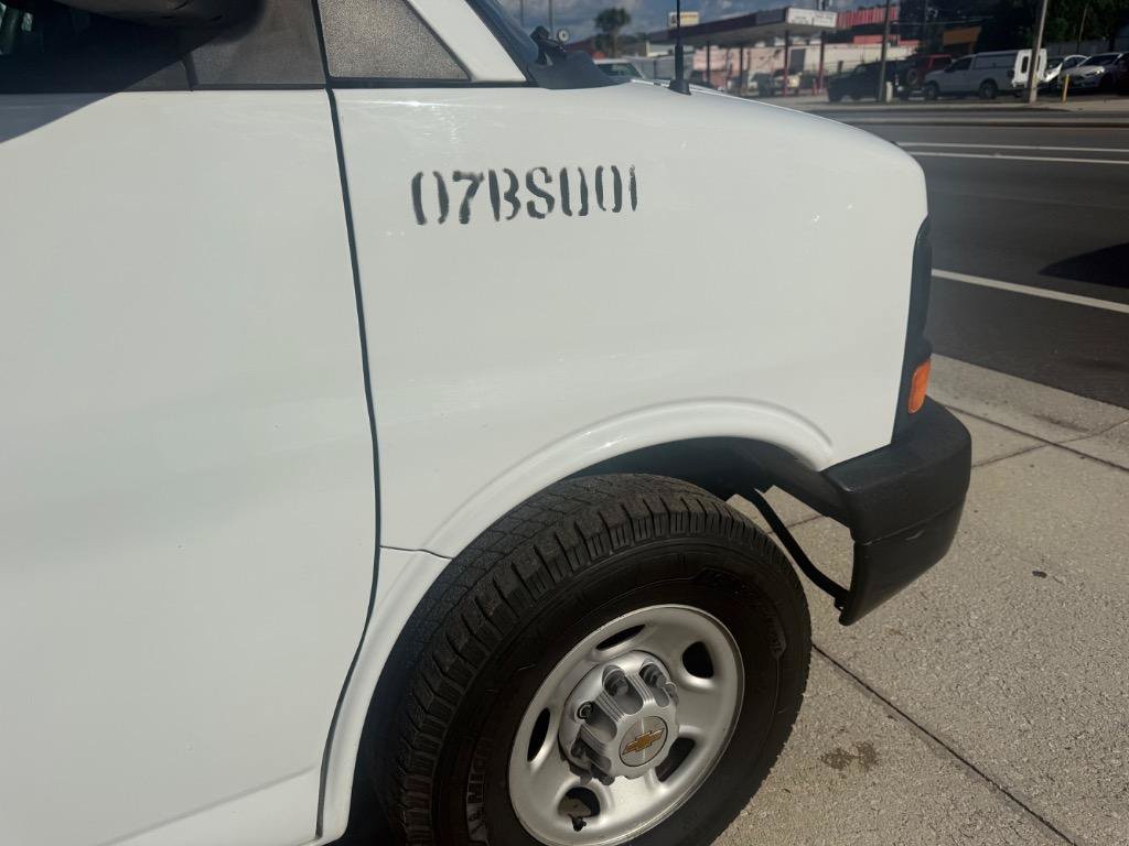 Used 2016 Chevrolet Express 2500 RWD image 3