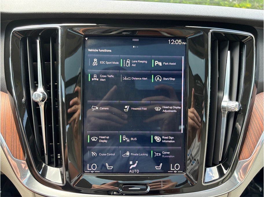 Used 2020 Volvo S60 T5 Momentum FWD image 36