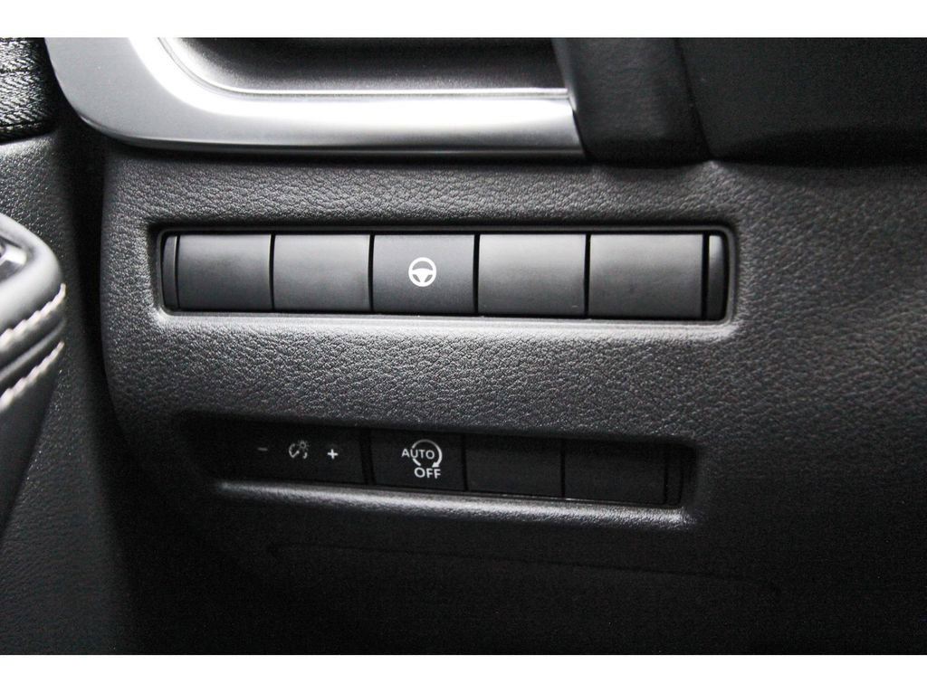 Used 2023 Nissan Rogue SV FWD image 20
