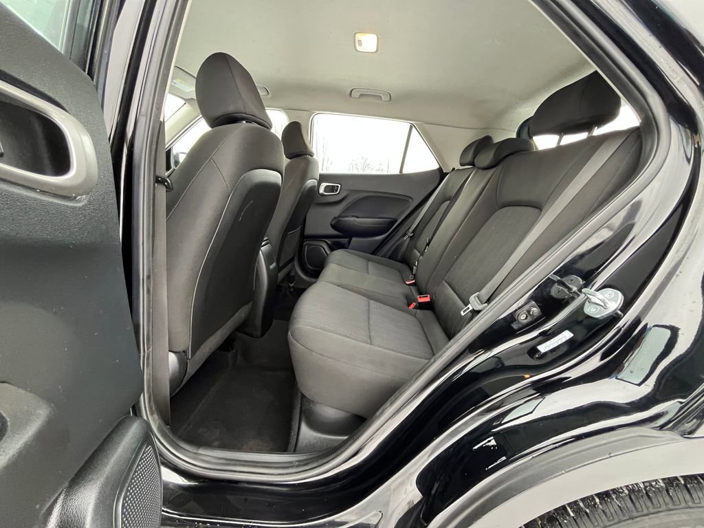 Used 2023 Hyundai Venue SE w/ Cargo Package FWD image 17