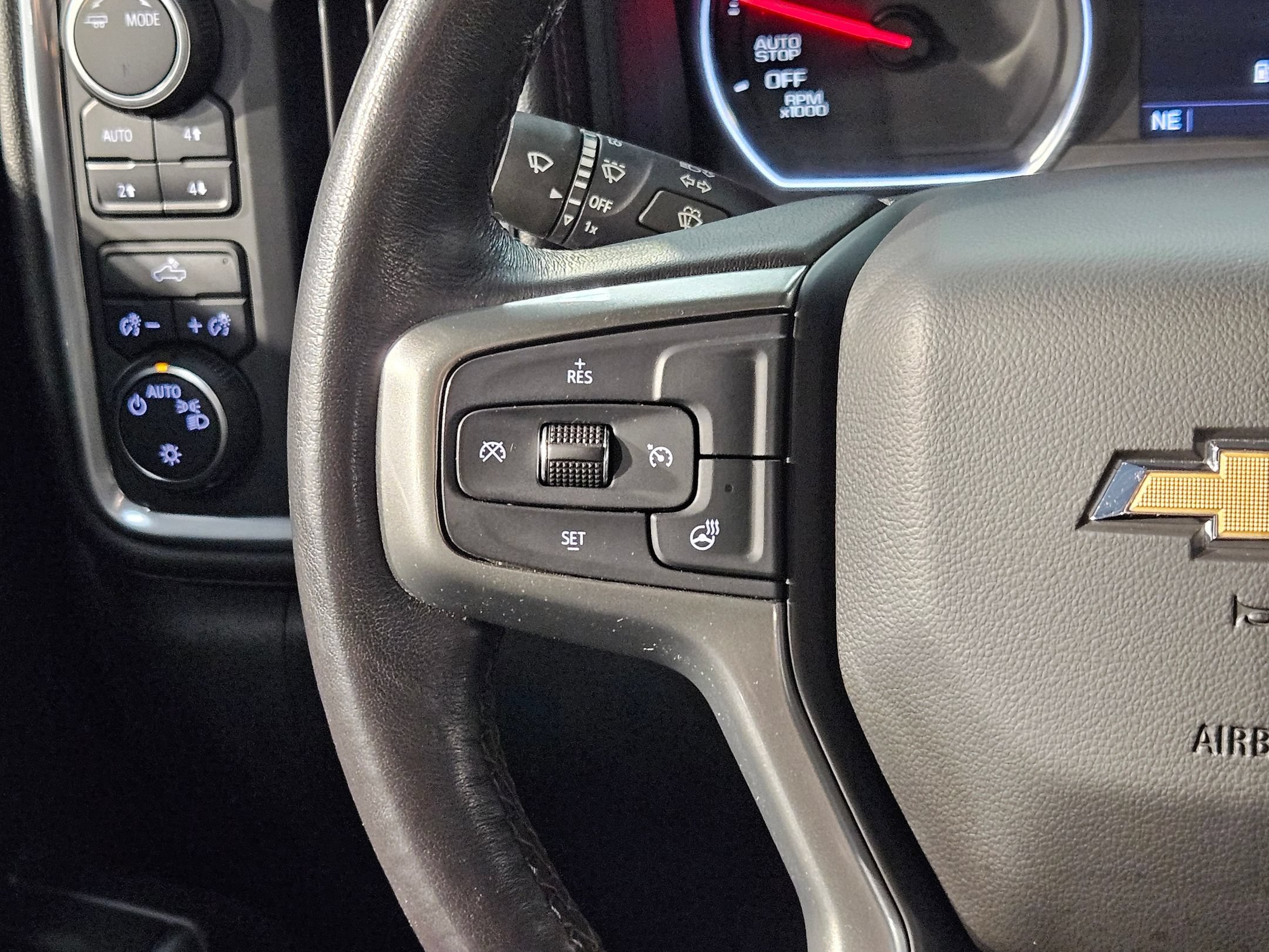 Used 2022 Chevrolet Silverado 1500 LT AWD/4WD image 26