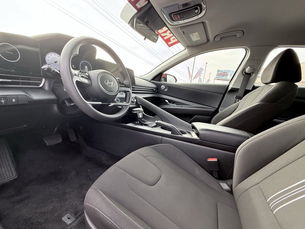 Certified 2024 Hyundai Elantra SEL image 9