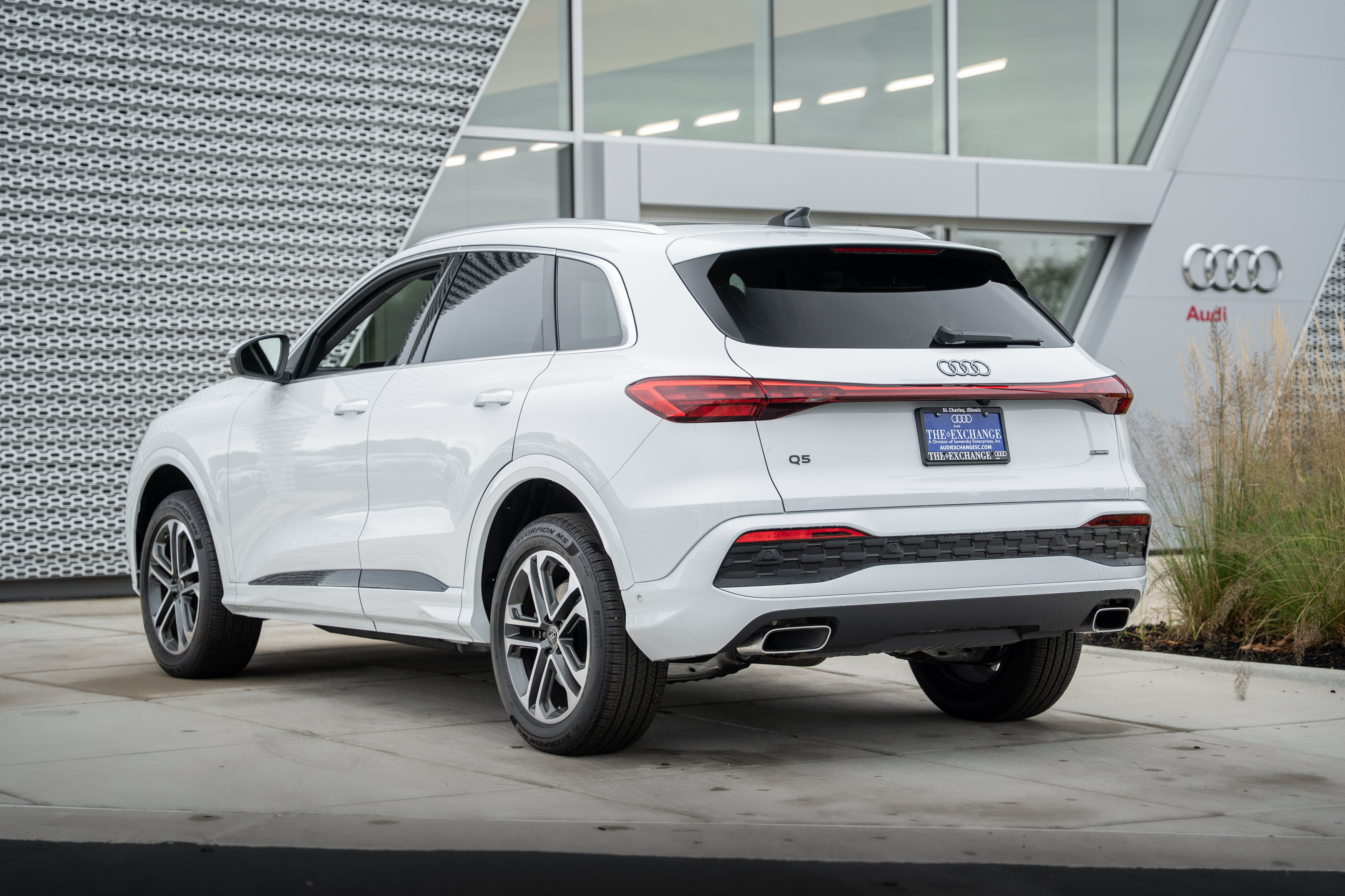 Certified 2025 Audi Q5 Premium w/ Convenience Package AWD/4WD image 4