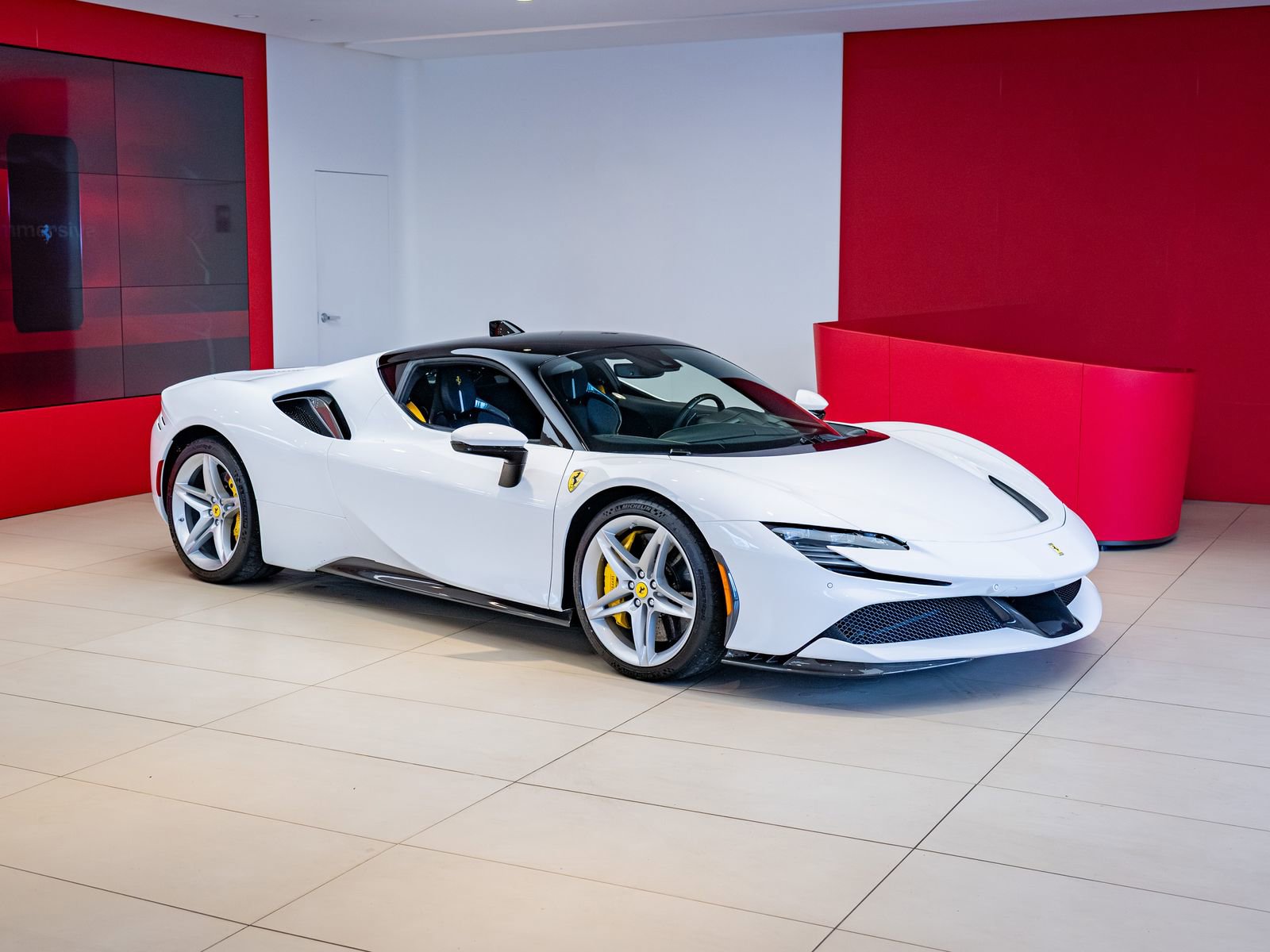 Used 2022 Ferrari SF90 Stradale image 1