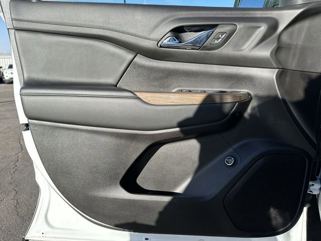 Used 2023 GMC Acadia SLE w/ Driver Convenience Package image 23