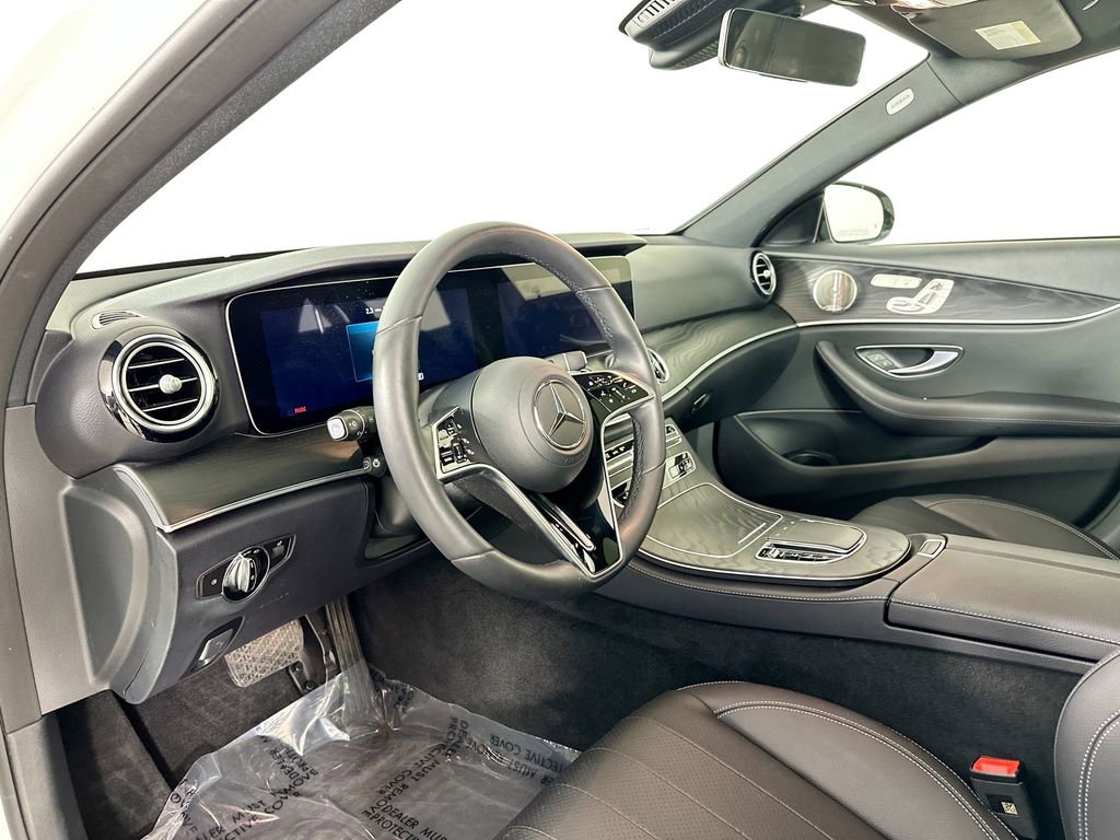 Used 2023 Mercedes-Benz E 350 4MATIC Sedan image 9