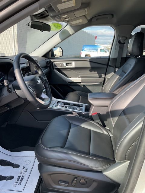 Used 2024 Ford Explorer XLT w/ Equipment Group 202A image 26