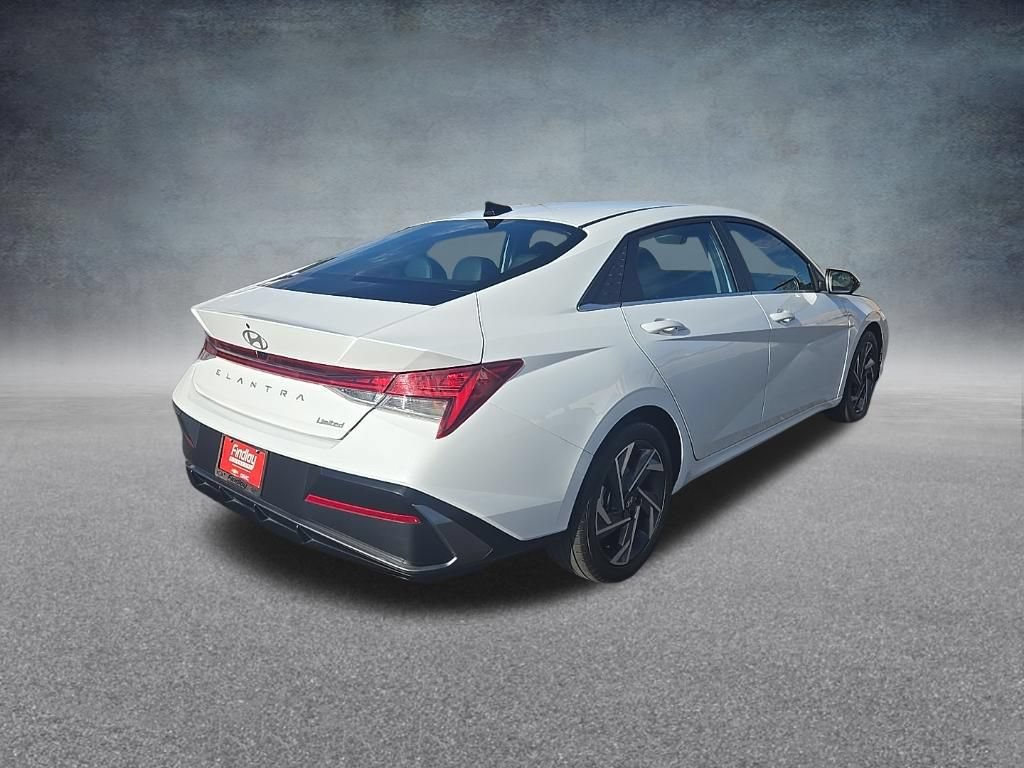 Used 2025 Hyundai Elantra Limited FWD image 3