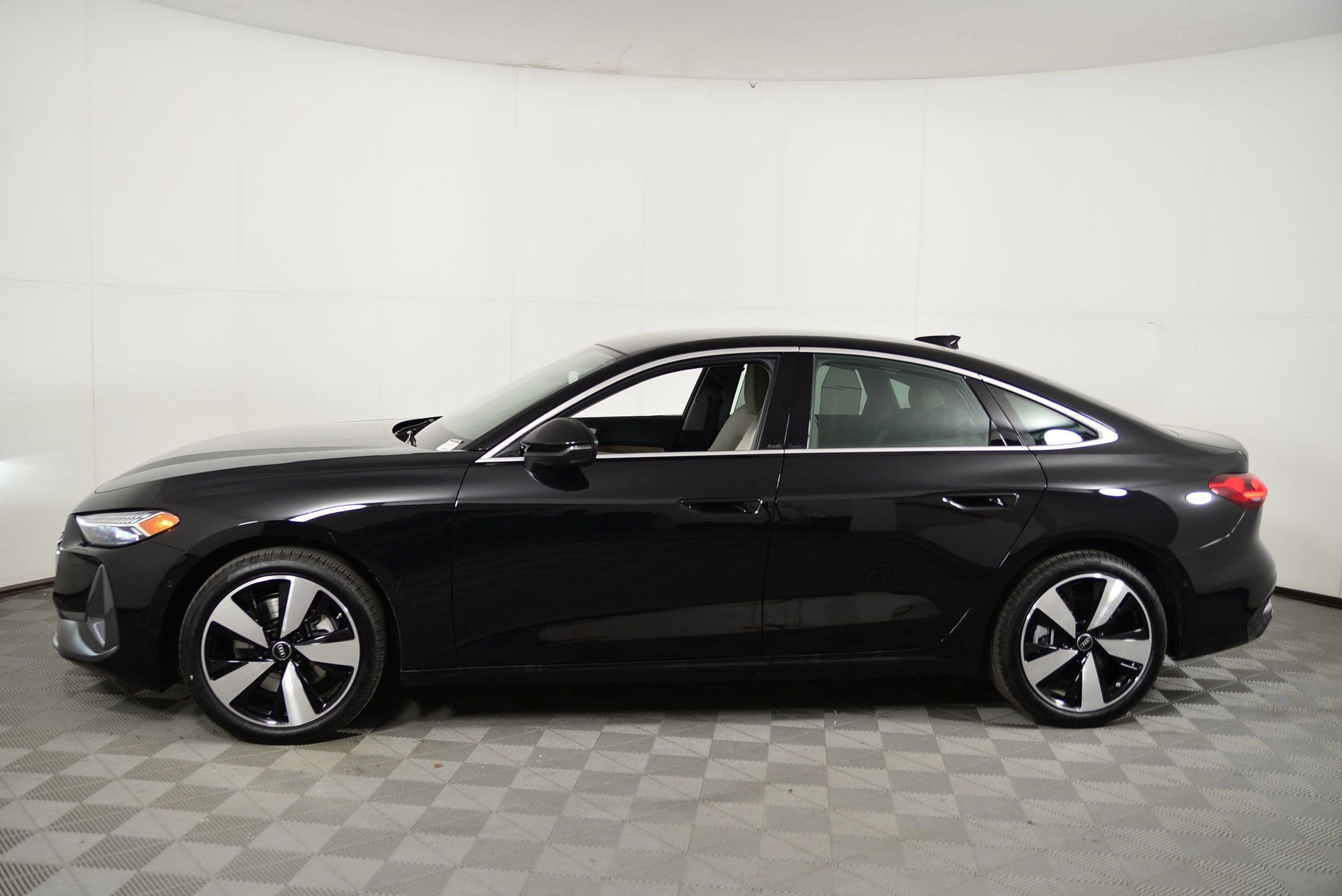 New 2025 Audi A5 2.0T Prestige image 2