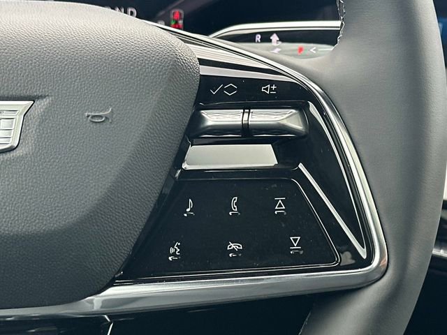 New 2026 Cadillac Optiq Luxury 1 image 6