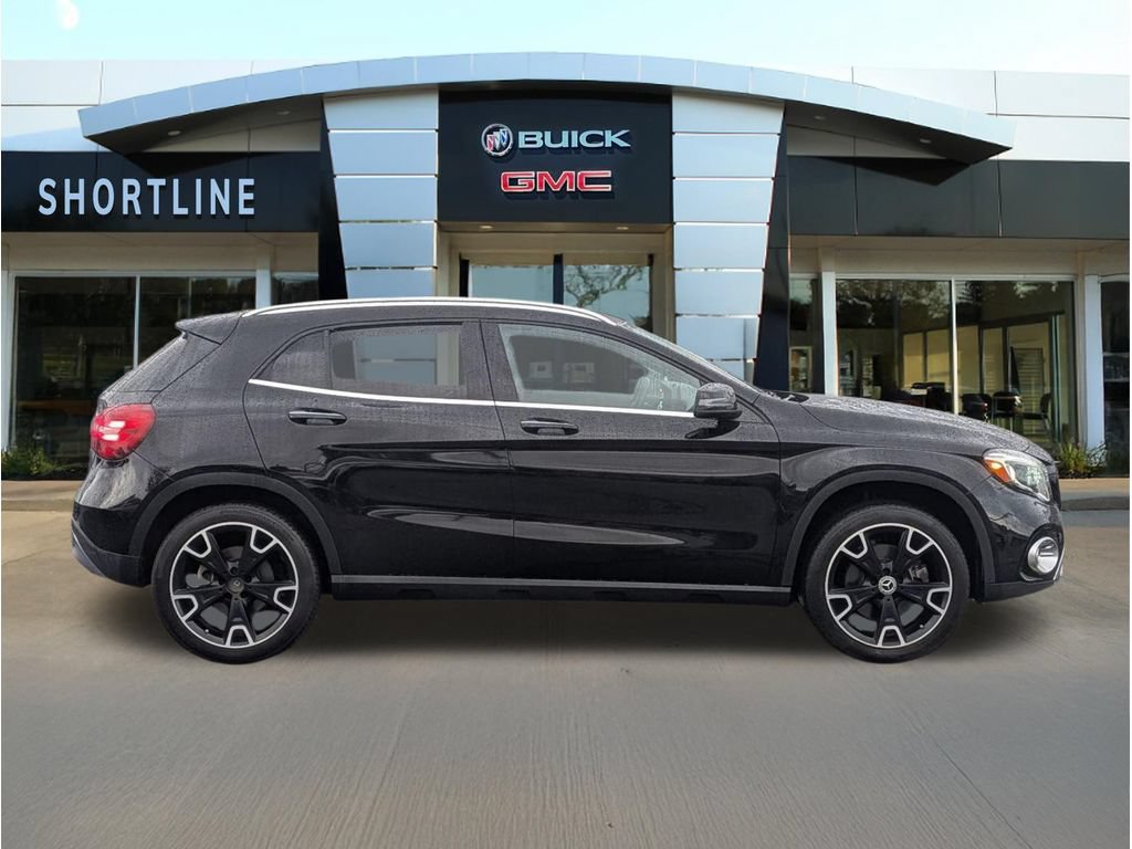 Used 2020 Mercedes-Benz GLA 250 4MATIC w/ Premium Package image 2