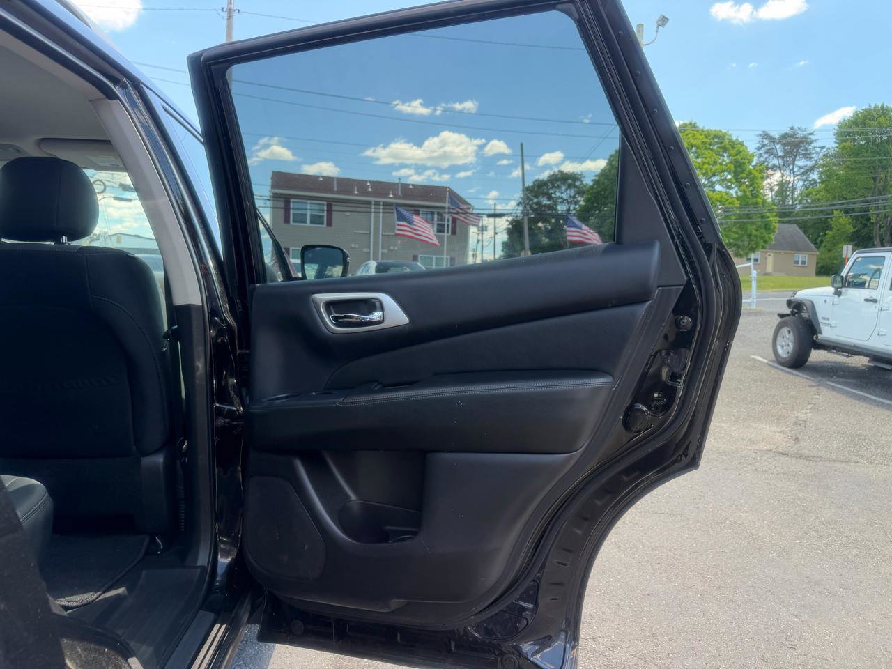 Used 2019 Nissan Pathfinder S AWD/4WD image 22