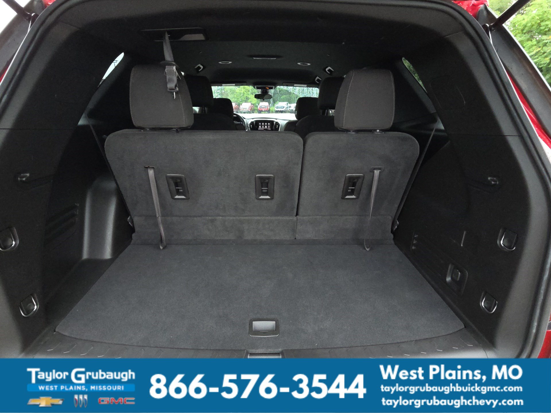 Used 2023 Chevrolet Traverse LT FWD image 32
