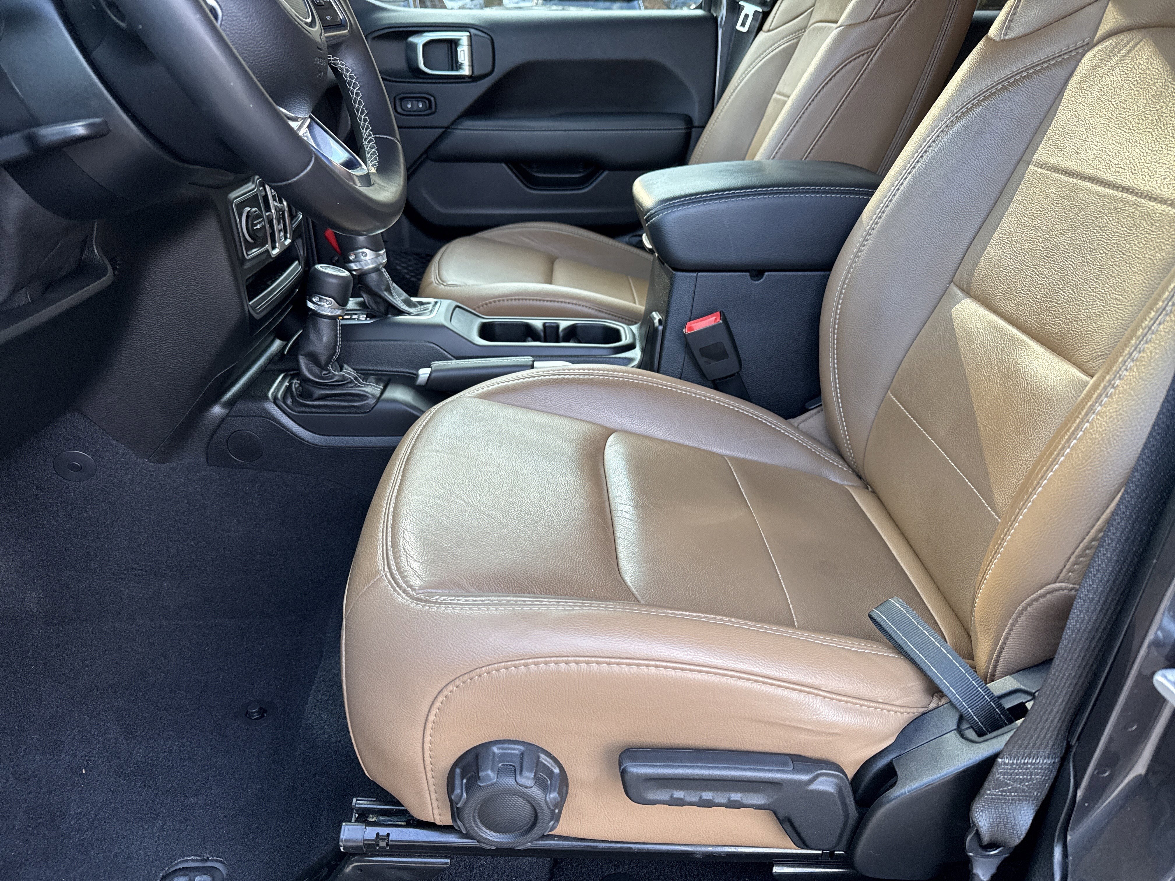 Used 2020 Jeep Gladiator Overland w/ Safety Group image 9