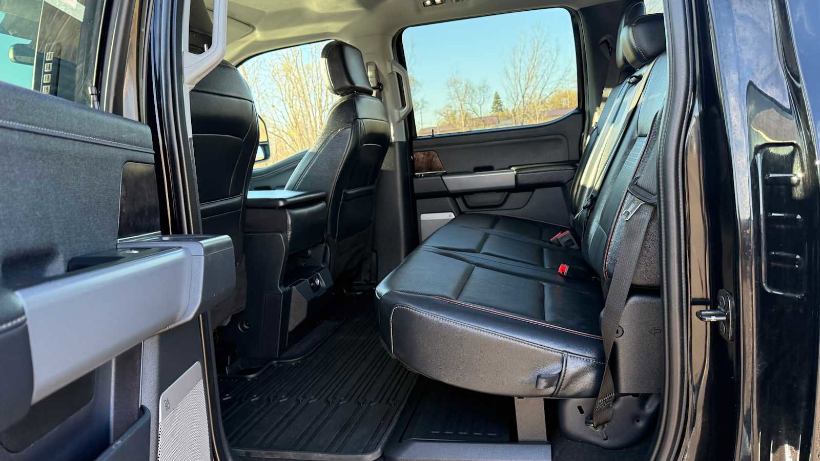 Used 2024 Ford F350 Lariat w/ Chrome Package AWD/4WD image 8