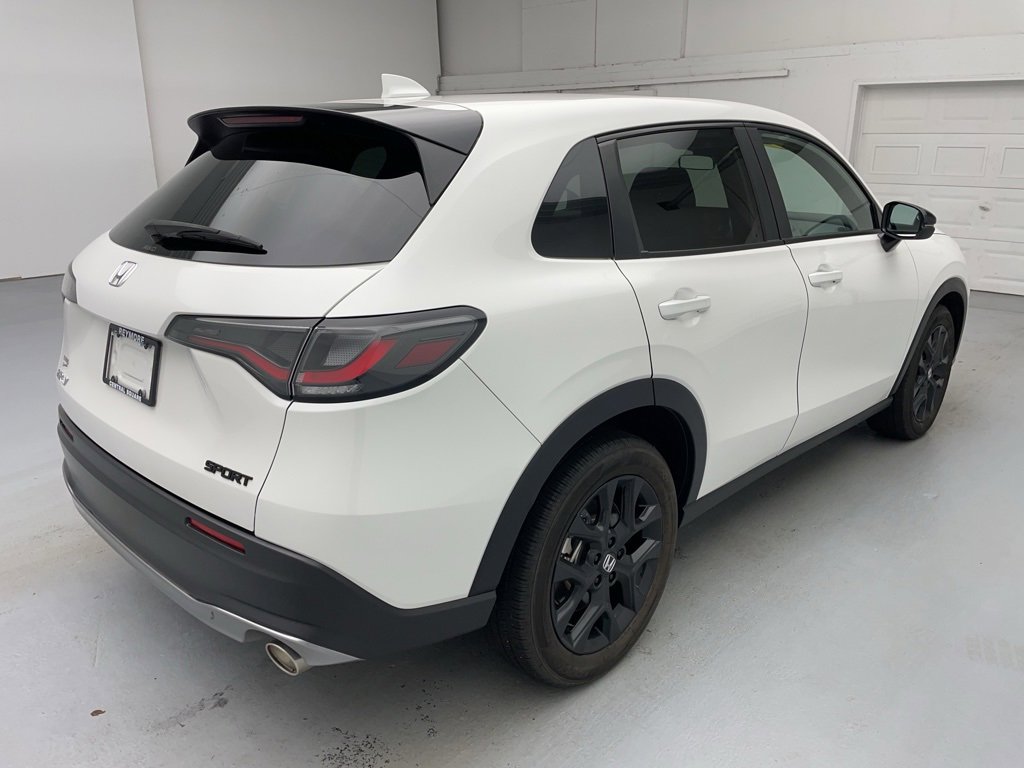 Used 2024 Honda HR-V Sport image 11