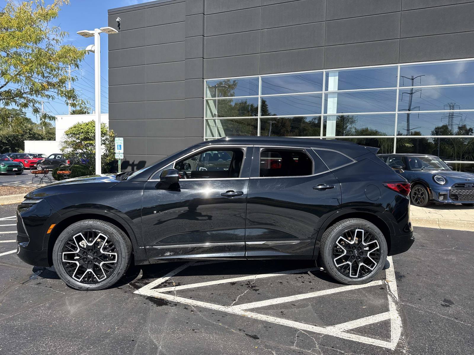Used 2023 Chevrolet Blazer RS w/ Driver Confidence II Package AWD/4WD image 2