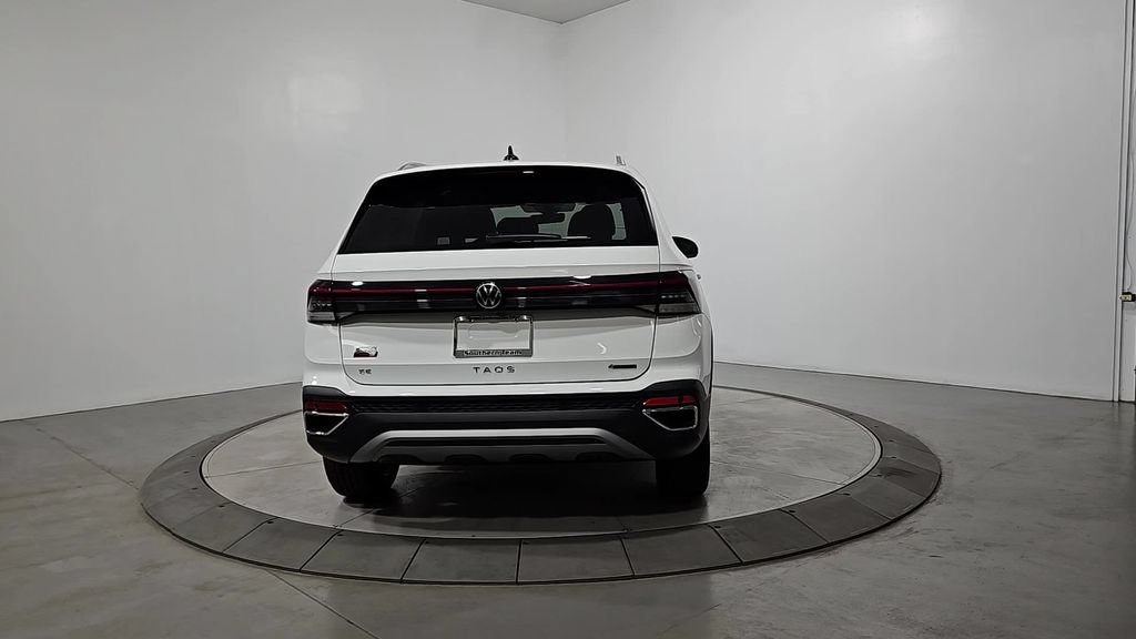 New 2026 Volkswagen Taos SE AWD/4WD image 4