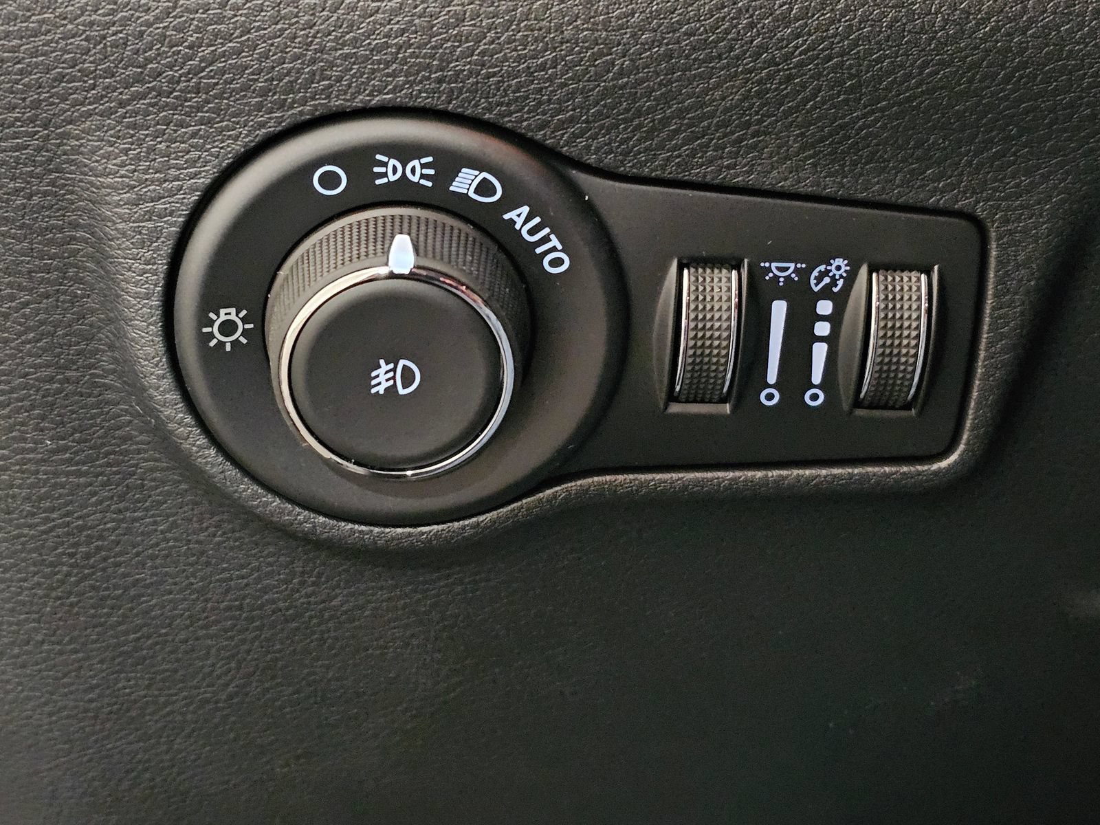 New 2026 Jeep Compass Limited w/ Sun, Sound & Navigation Group AWD/4WD image 18
