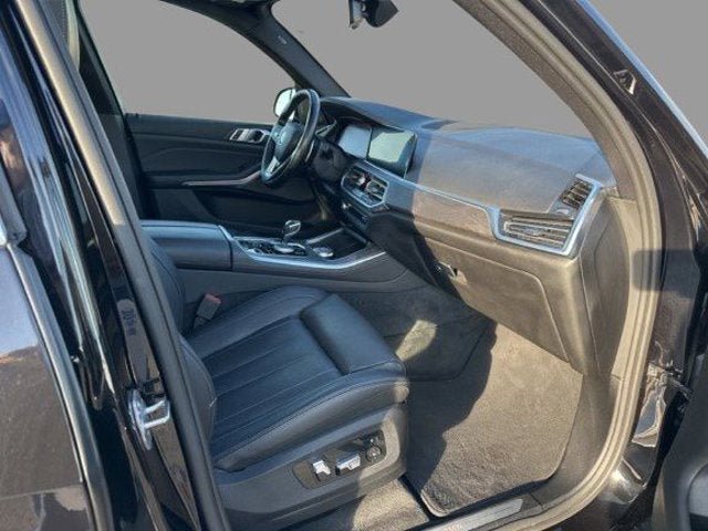 Used 2019 BMW X5 xDrive40i w/ Luxury Seating Package image 11