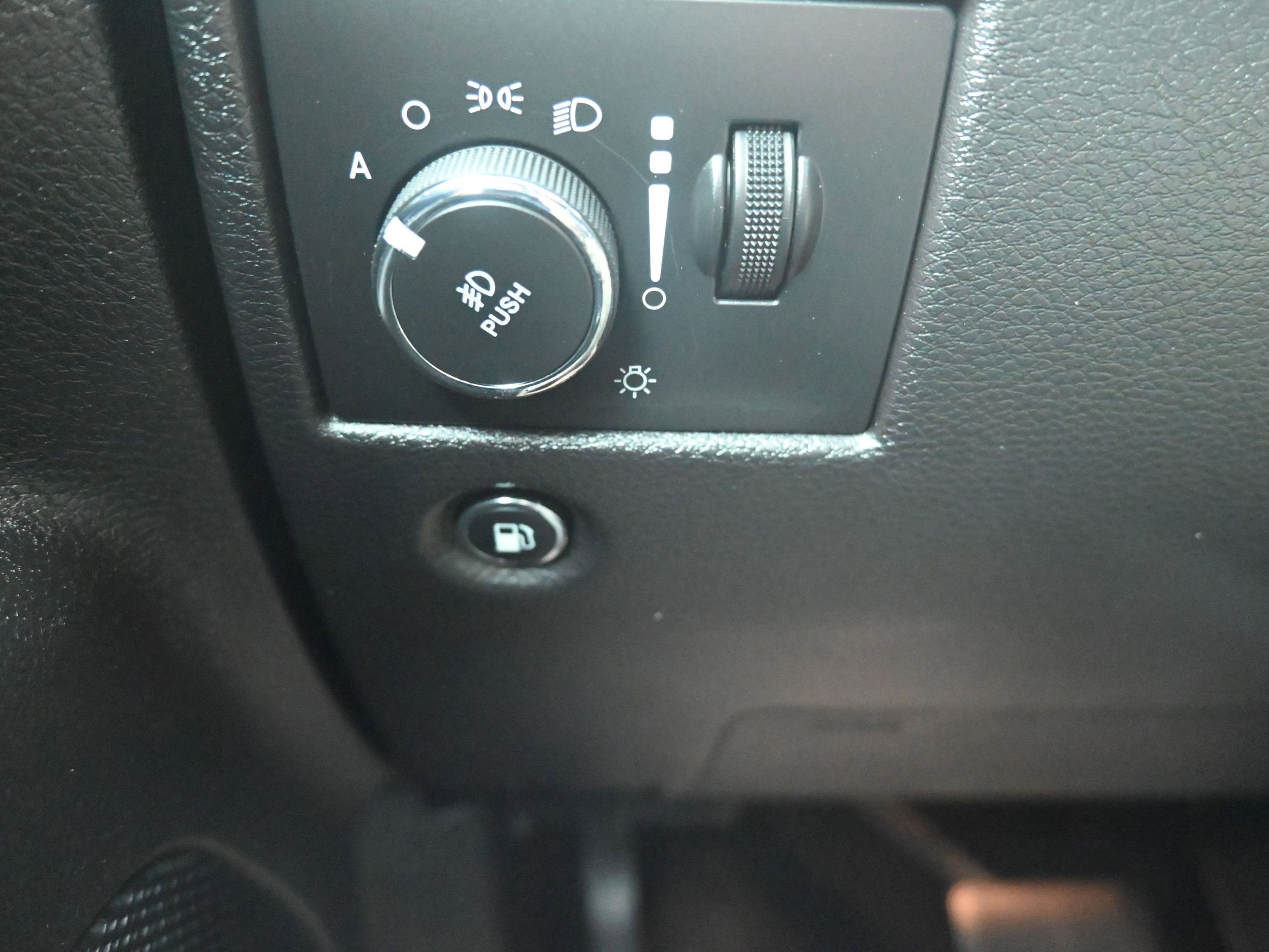 Used 2021 Jeep Grand Cherokee Limited w/ Trailer Tow Group IV image 19