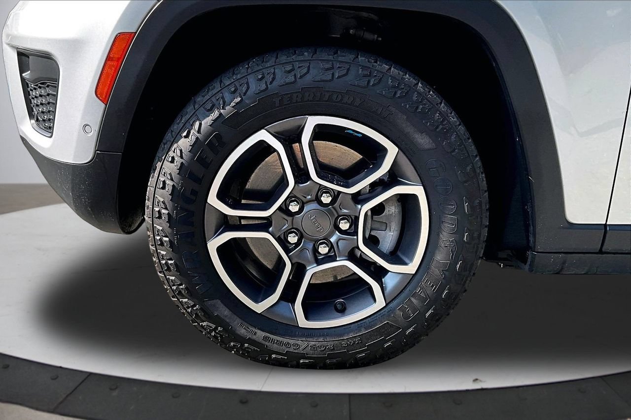 Used 2023 Jeep Grand Cherokee Trailhawk w/ Advanced Protech Group II AWD/4WD image 33
