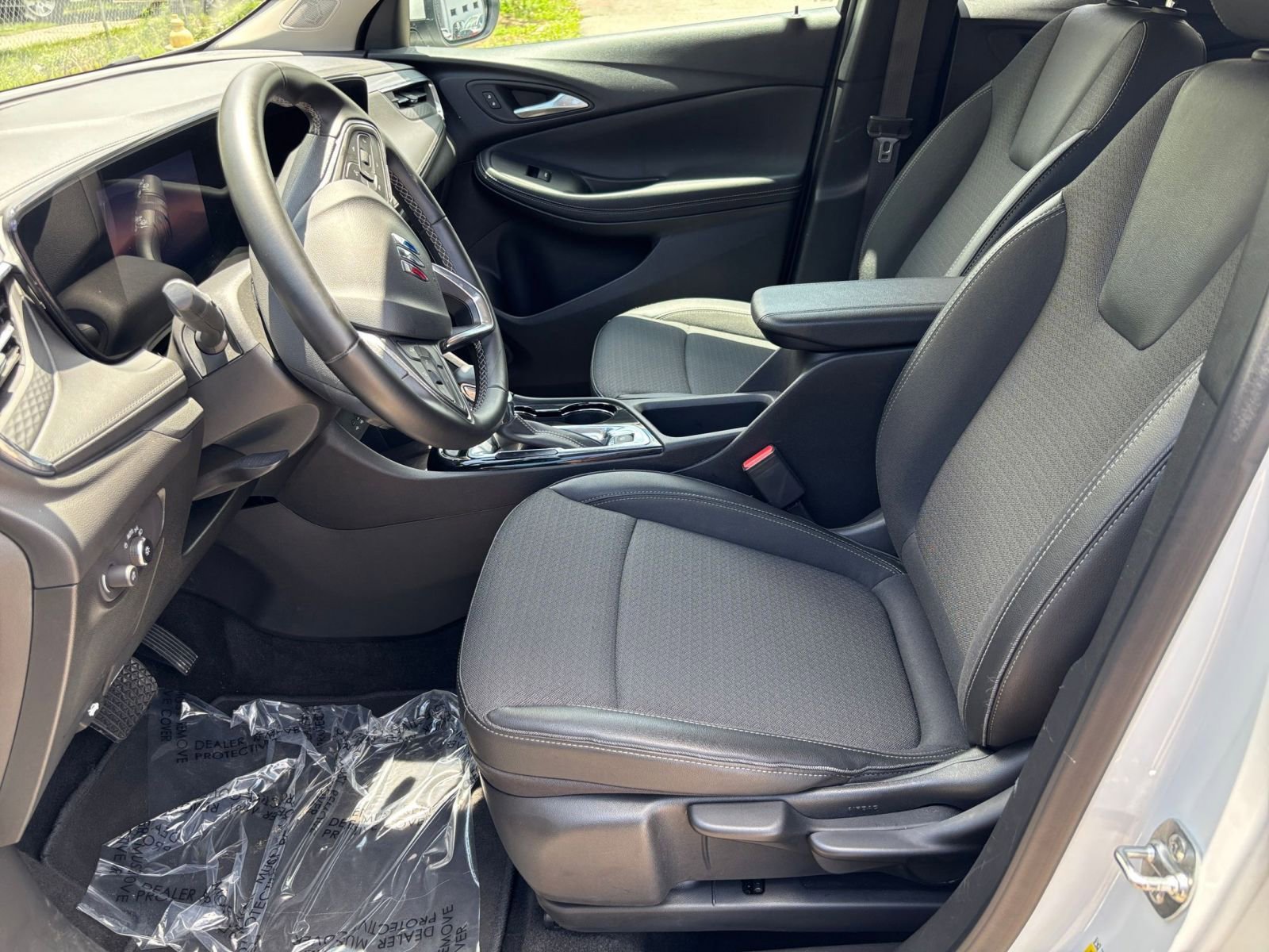 Used 2025 Buick Encore GX Preferred FWD image 25