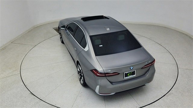 Used 2025 BMW i5 xDrive40 image 84
