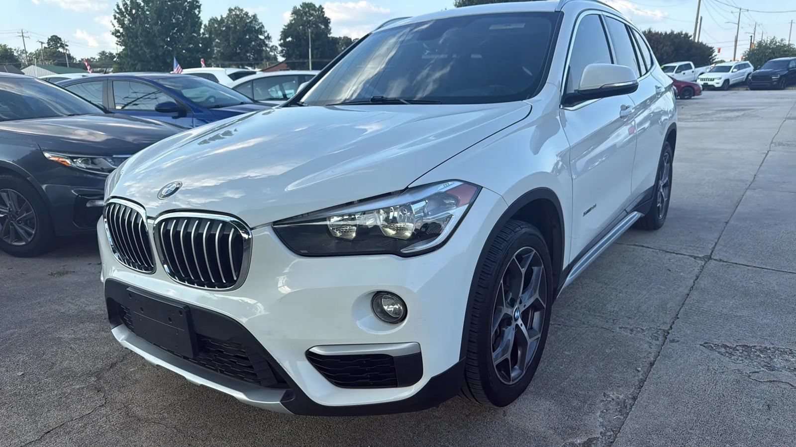 Used 2018 BMW X1 xDrive28i AWD/4WD image 1