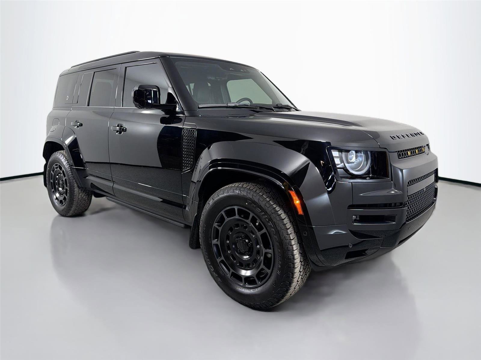 New 2026 Land Rover Defender 110 AWD/4WD image 3