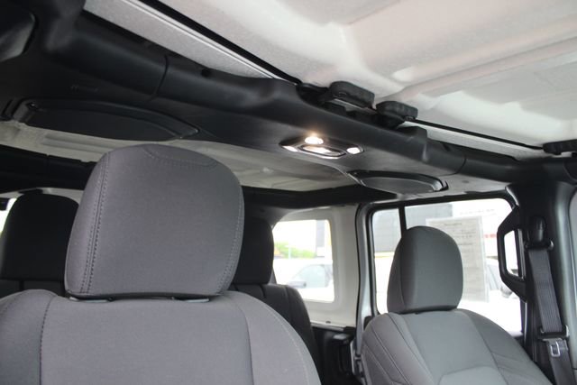 Used 2023 Jeep Wrangler Unlimited Sport AWD/4WD image 30