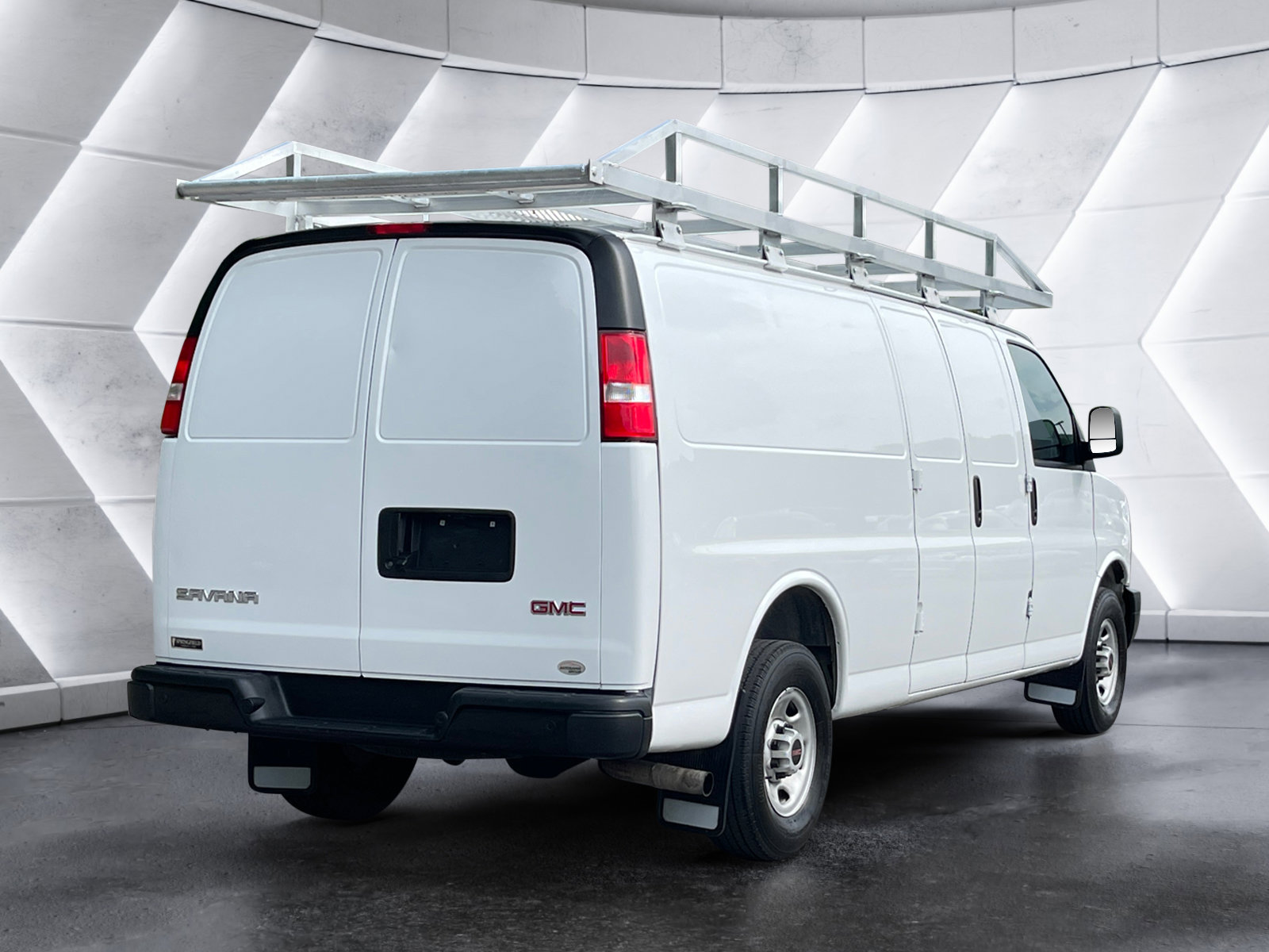 Certified 2023 GMC Savana 3500 Extended w/ Driver Convenience Package image 6
