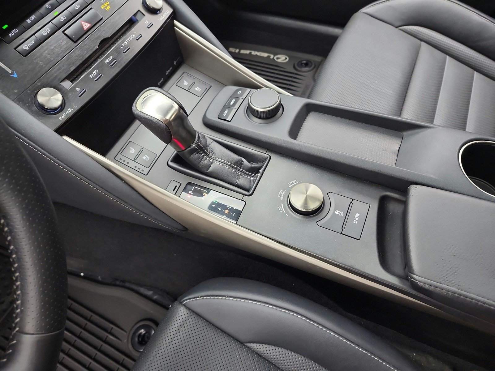 Used 2017 Lexus IS 200t F Sport w/ F Sport Package RWD image 11