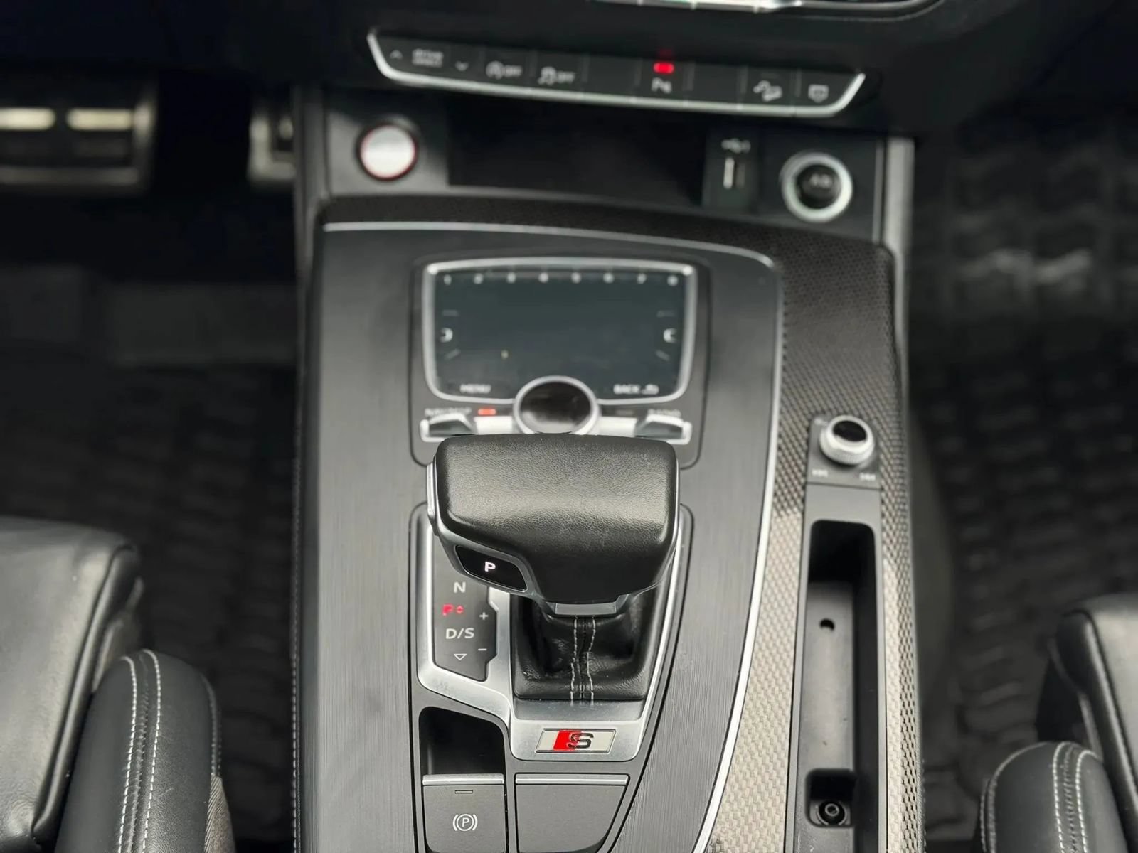 Used 2018 Audi SQ5 Premium Plus w/ Navigation Package AWD/4WD image 29