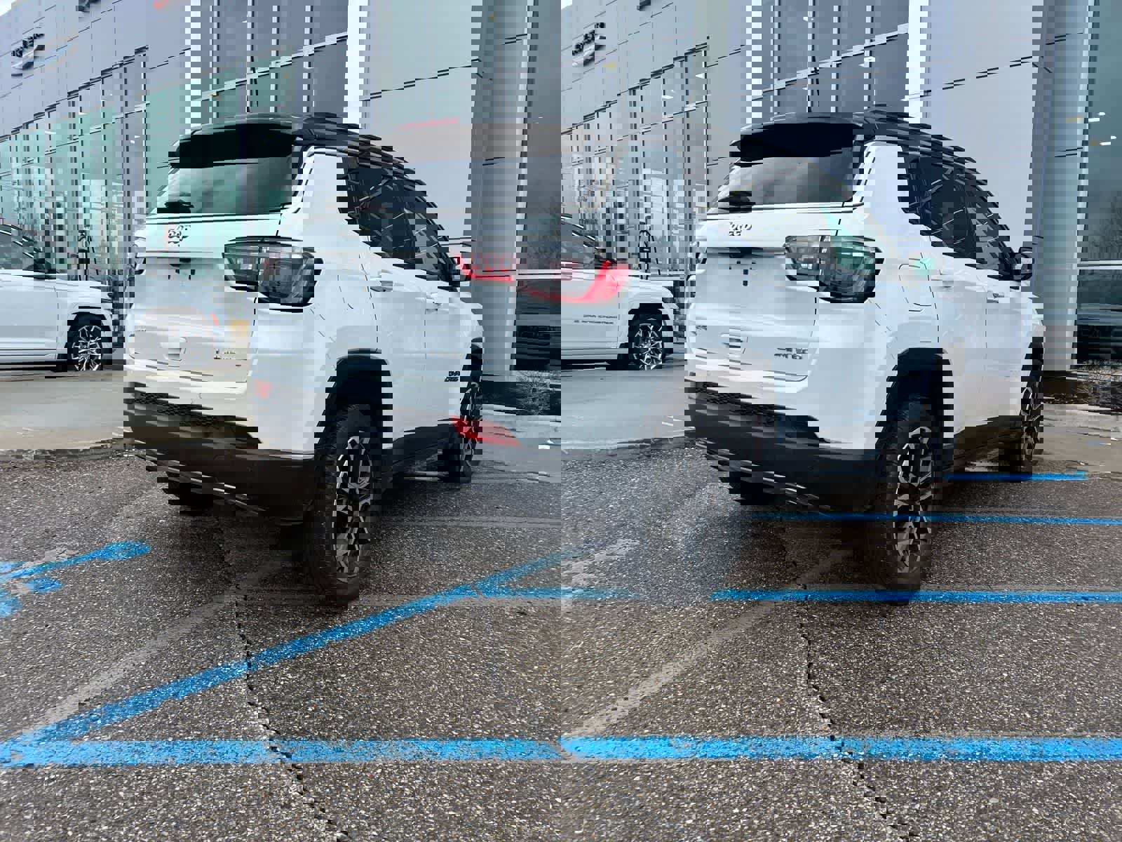 Used 2023 Jeep Compass Limited image 19