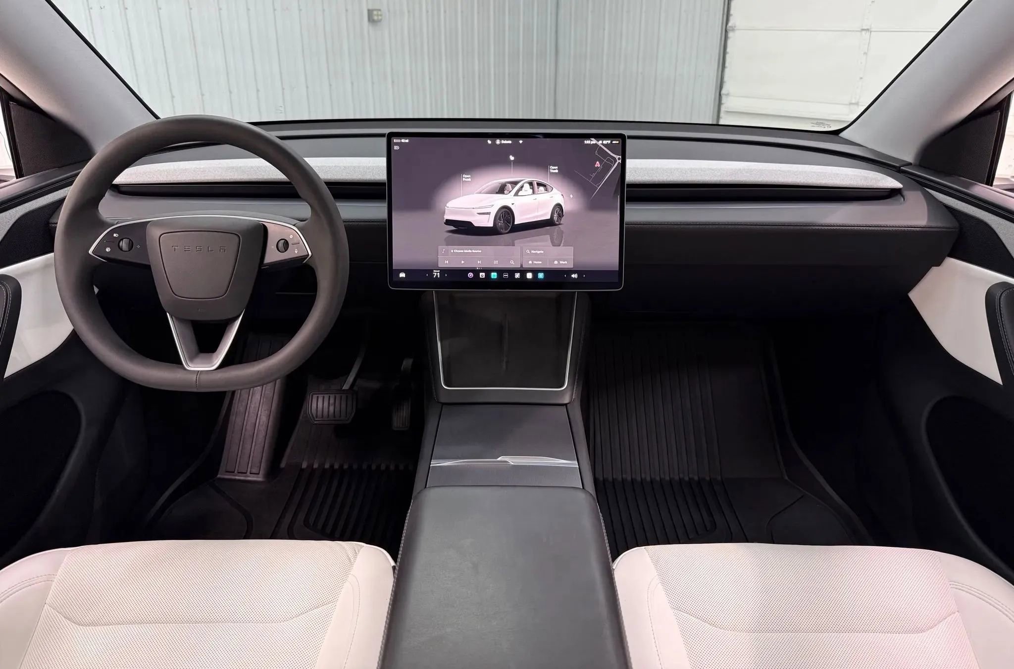 Used 2026 Tesla Model Y Long Range image 13