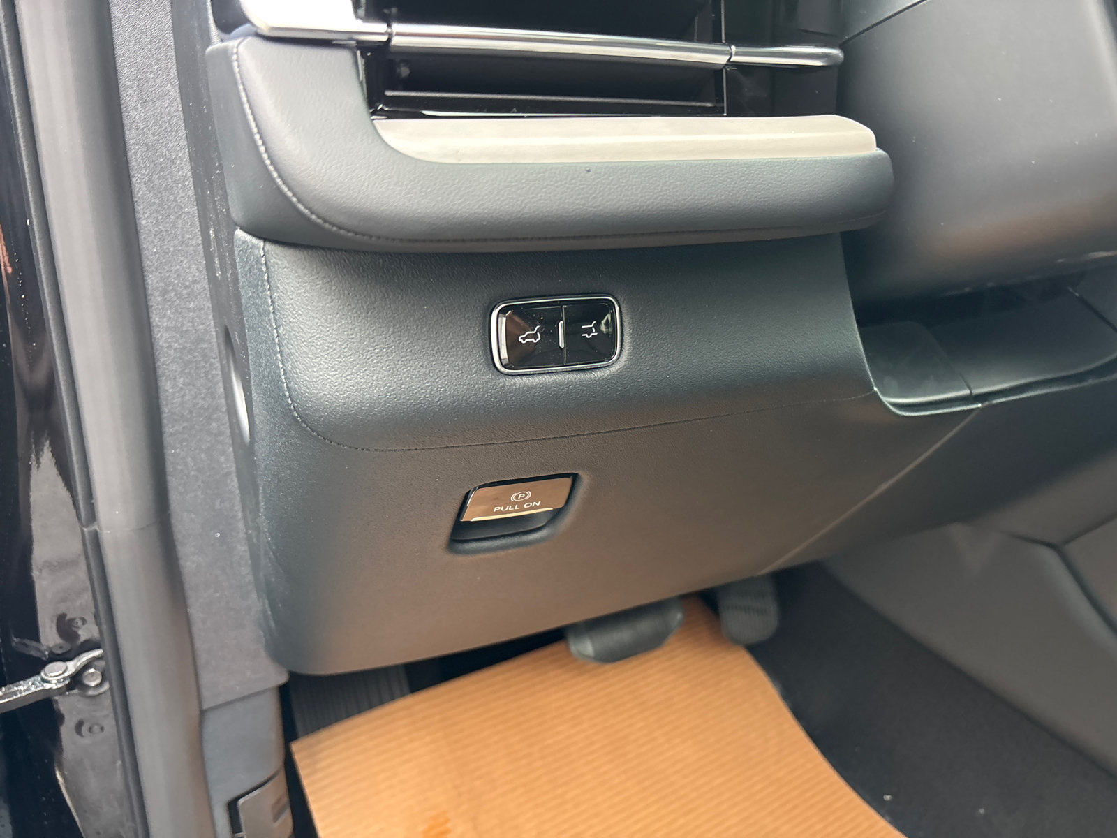 New 2026 Lincoln Navigator Reserve w/ Jet Appearance Package AWD/4WD image 13